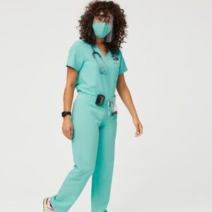 Figs set in Fresh Aqua Small